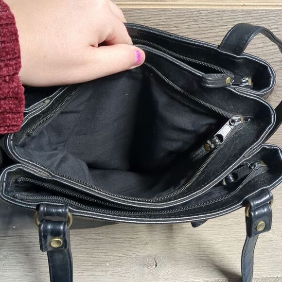 Classics Black Shoulder Bag Purse Women's - Picture 10 of 12